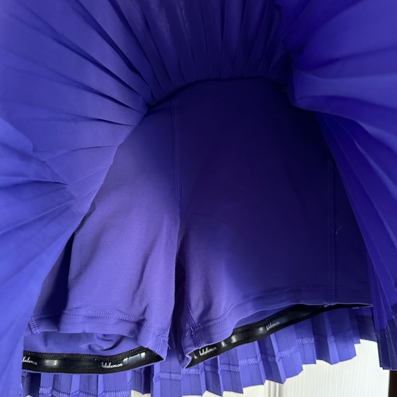 Lululemon Tennis Skirt Size 4 - Picture 4 of 4